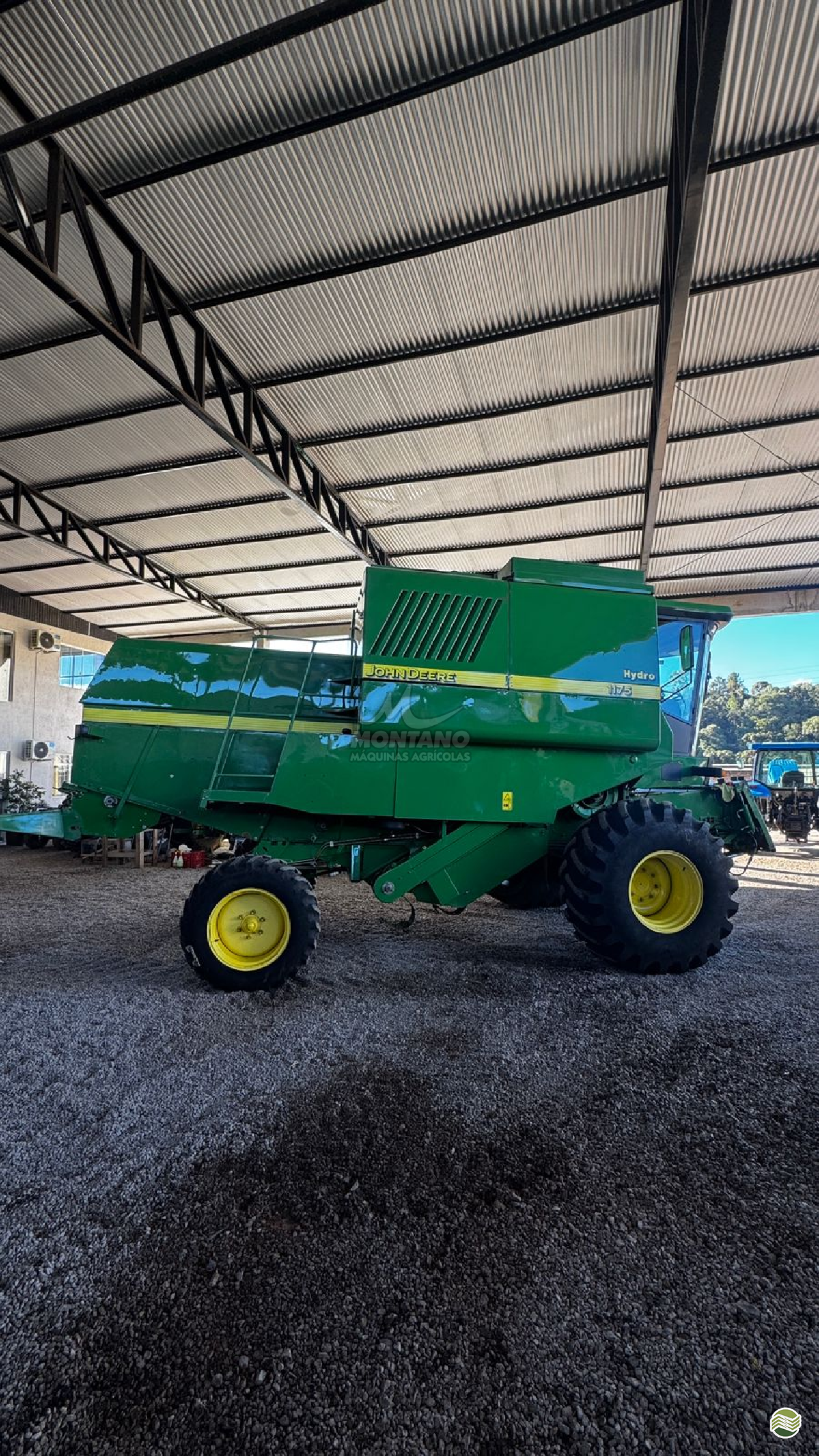 COLHEITADEIRA JOHN DEERE JOHN DEERE 1175 Montano Máquinas Agrícolas LAGOA VERMELHA RIO GRANDE DO SUL RS